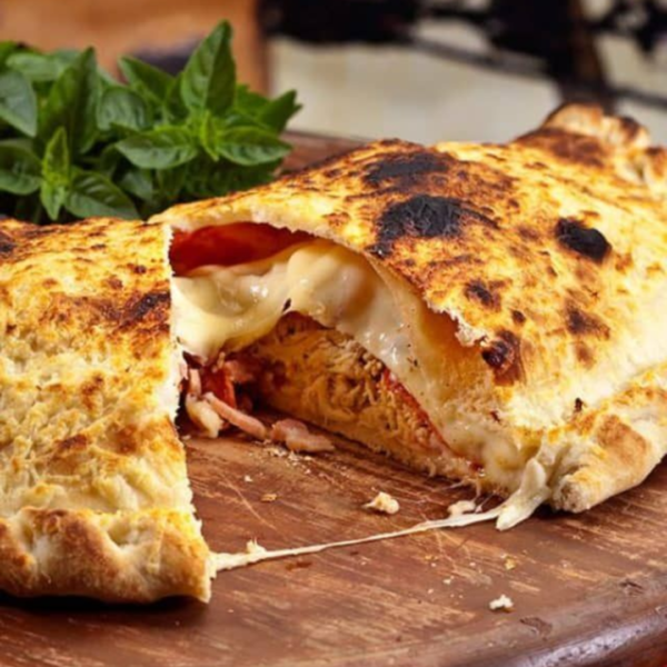 CALZONE  POLLO A”LL FUNGIUE