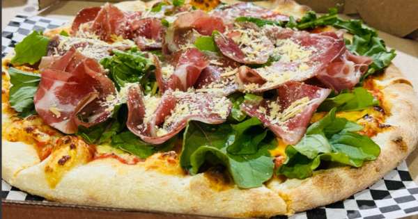 PROSCIUTTO Y RUCULA